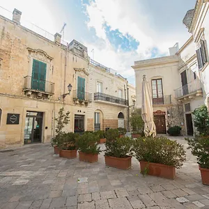 https://lecce-santa-chiara-terrace-piano-rialzato.lecce-hotels.com