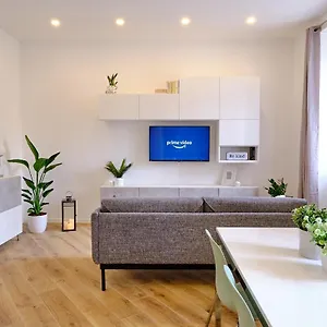 https://remuria-domus.it-romehotels.com