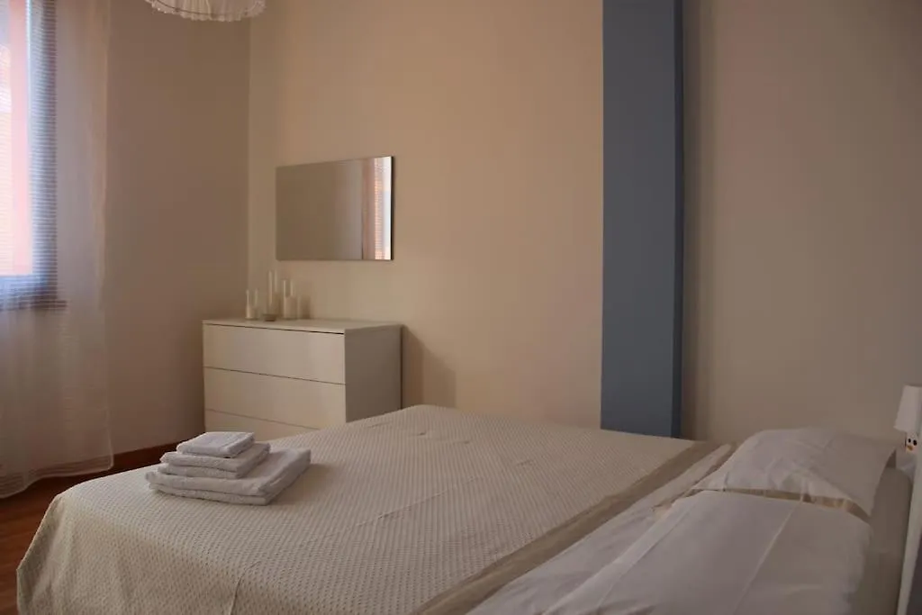 Apartment Appartamento Le Palmine Cento  Italy